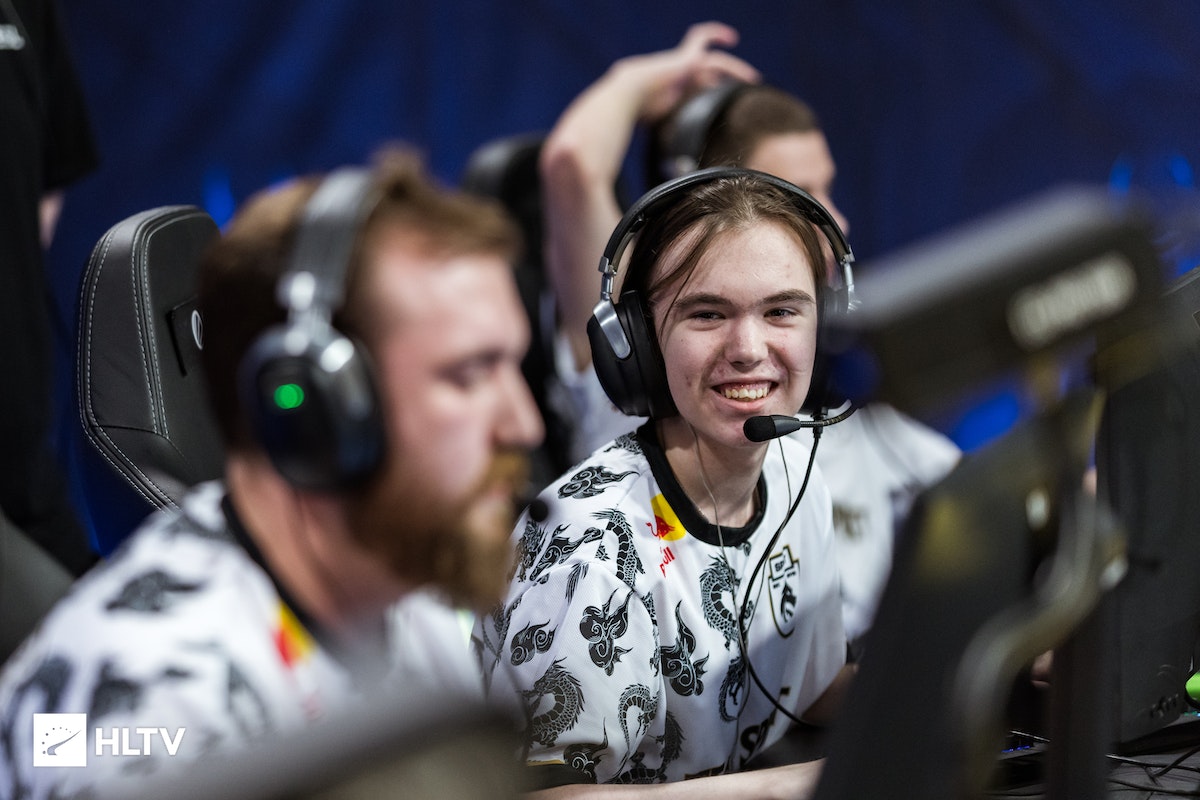 同时具备出 同时具备出